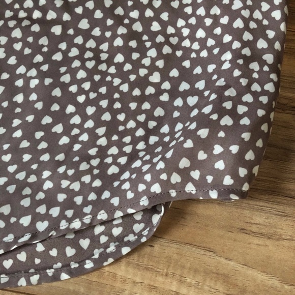 Joie Taupe Heart Print Silk Button Down Blouse XS - Picture 6 of 14